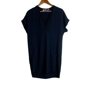 Astr the label navy short sleeve dress with black trims